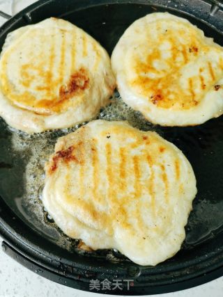 牛肉洋葱馅饼的做法 牛肉洋葱馅饼怎么做 芊芊 dokzbcavirai的菜谱